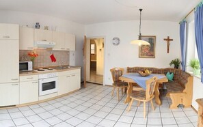 Ferienwohnung Bergblick für 2-5 Personen (95 qm, OG)