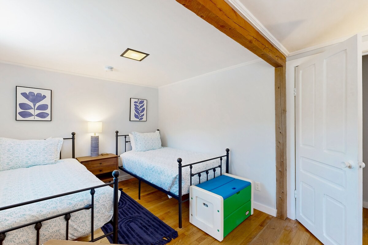 StonyBrook Falls: Newly Renovated 50-Acre Retreat (Waterfall View, Dog Friendly)