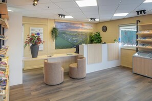 Entrance / Reception