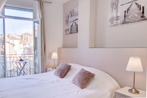 Balcony / Terrace / Patio, Bedroom