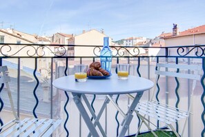 Balcony / Terrace / Patio