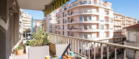 Balcony / Terrace / Patio