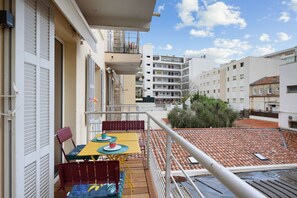 Balcony / Terrace / Patio