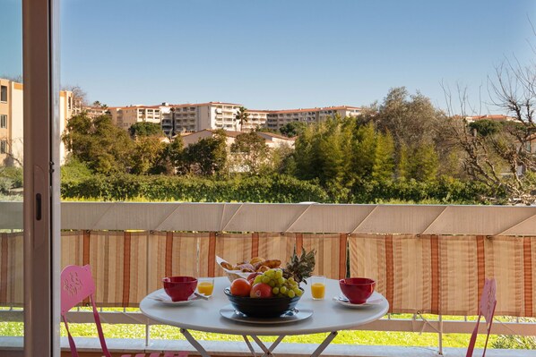 Balcony / Terrace / Patio