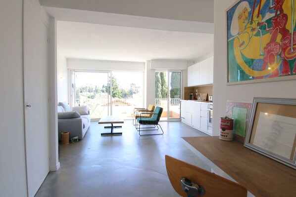 Balcony / Terrace / Patio, Kitchen, Living Room