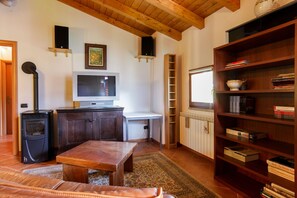 Dining Room, Kitchen, Living Room, Main Entrance