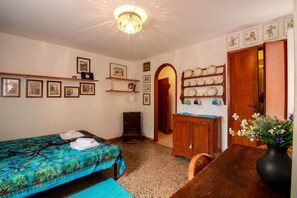 Bedroom, Dining Room, Living Room
