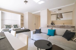 Bedroom, Dining Room, Living Room