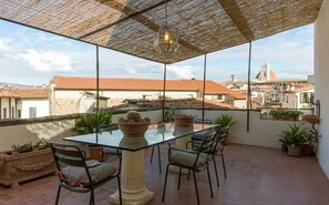 Balcony / Terrace / Patio