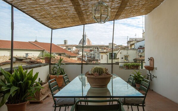 Balcony / Terrace / Patio