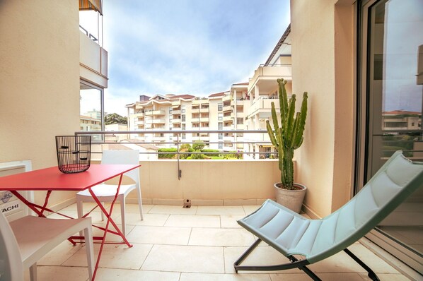 Balcony / Terrace / Patio