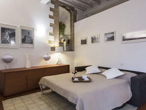 Bedroom, Dining Room, Living Room