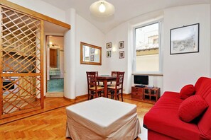 Living & dining area with kitchenette.