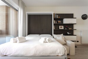 Bedroom, Living Room, Summer