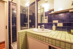 Bathroom, Summer