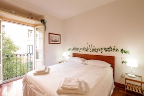 Bedroom, Summer