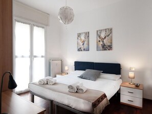 Bedroom, Spring
