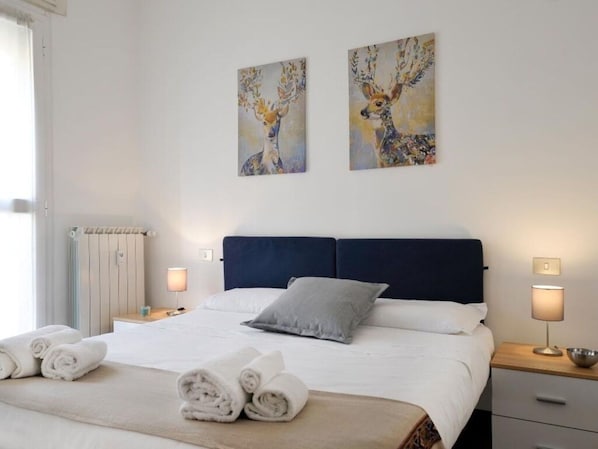 Bedroom, Spring