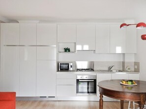 Autumn, Kitchen