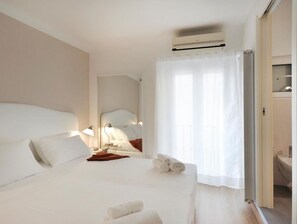 Autumn, Bedroom