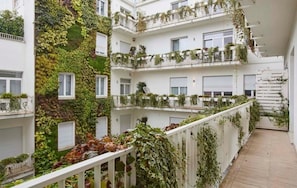 Balcony / Terrace / Patio
