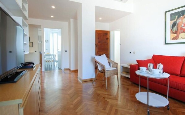 Balcony / Terrace / Patio, Dining Room, Kitchen, Living Room