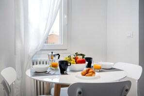 Dining Room, Kitchen, Living Room, Room Detail