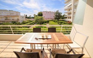 Balcony / Terrace / Patio