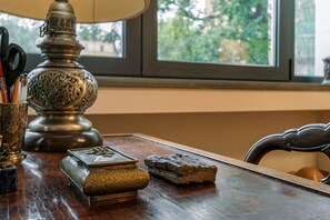Living Room, Room Detail