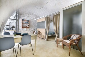 Bedroom, Dining Room, Living Room