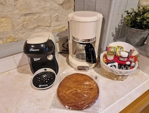 Kaffee und/oder Kaffeemaschine
