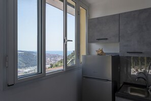 Kitchen, Scenic View