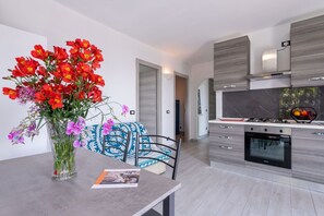 Dining Room, Kitchen
