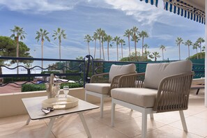 Balcony / Terrace / Patio