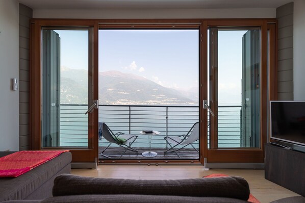 Balcony / Terrace / Patio, Living Room, Scenic View