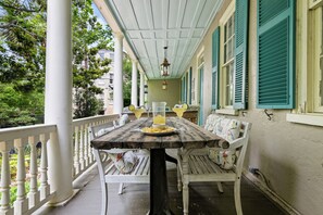 The Mary Scott and Daniel Legare House