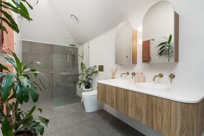 Master Ensuite