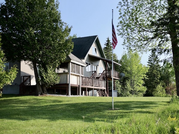 Woodsmoke Lodge on Drummond Island (4246)