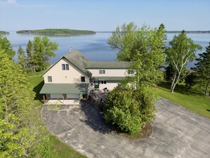 Woodsmoke Lodge on Drummond Island (4228)
