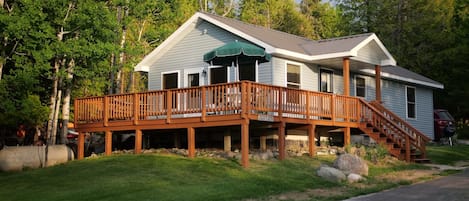Molly Cabin @ Captain's Cove on Drummond Island (3520)