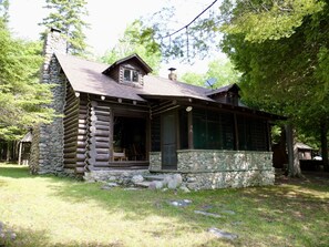 Whitney Bay Getaway on Drummond Island (3081)