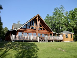 Paw Point Lodge on Drummond Island (3630)