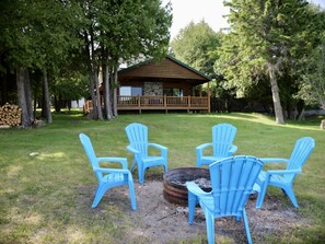Shore Thing on Drummond Island (3715)