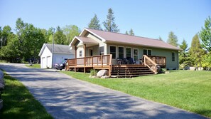 Cedarside @ Captain's Cove on Drummond Island (2767)