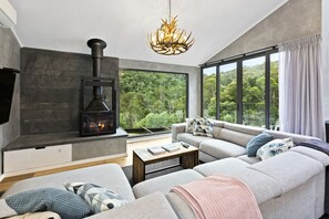 LOUNGE AND FIRE PLACE