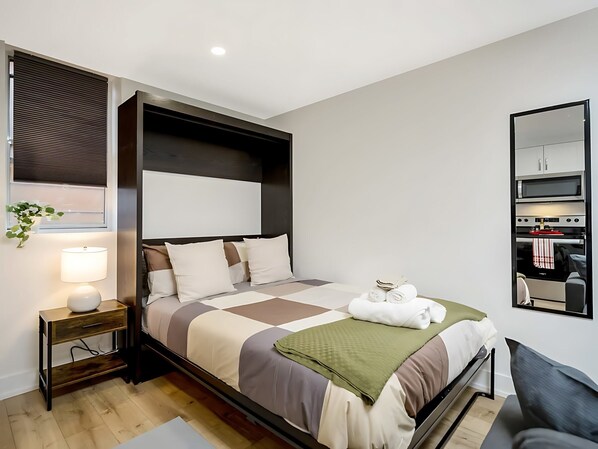 Double-sized Murphy bed
