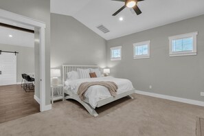 Large Primary bedroom with en-suite bathroom