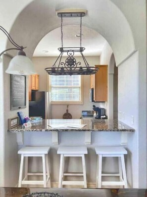 Kitchen bar