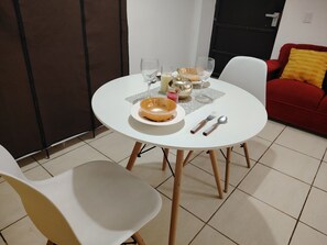Ruokailu