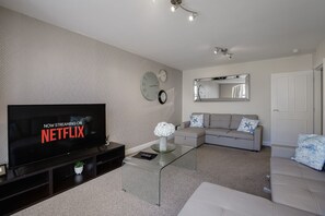 Living Room / Lounge